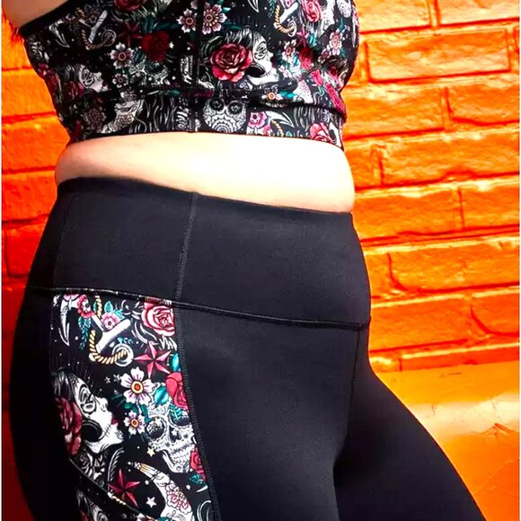 New Torrid💀Skull Tattoo Leggings w/Side-Pockets, Active Collection Size 2x - Picture 12 of 14